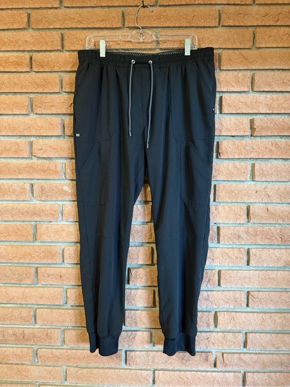 Koi next gen woman’s jogger scrubs